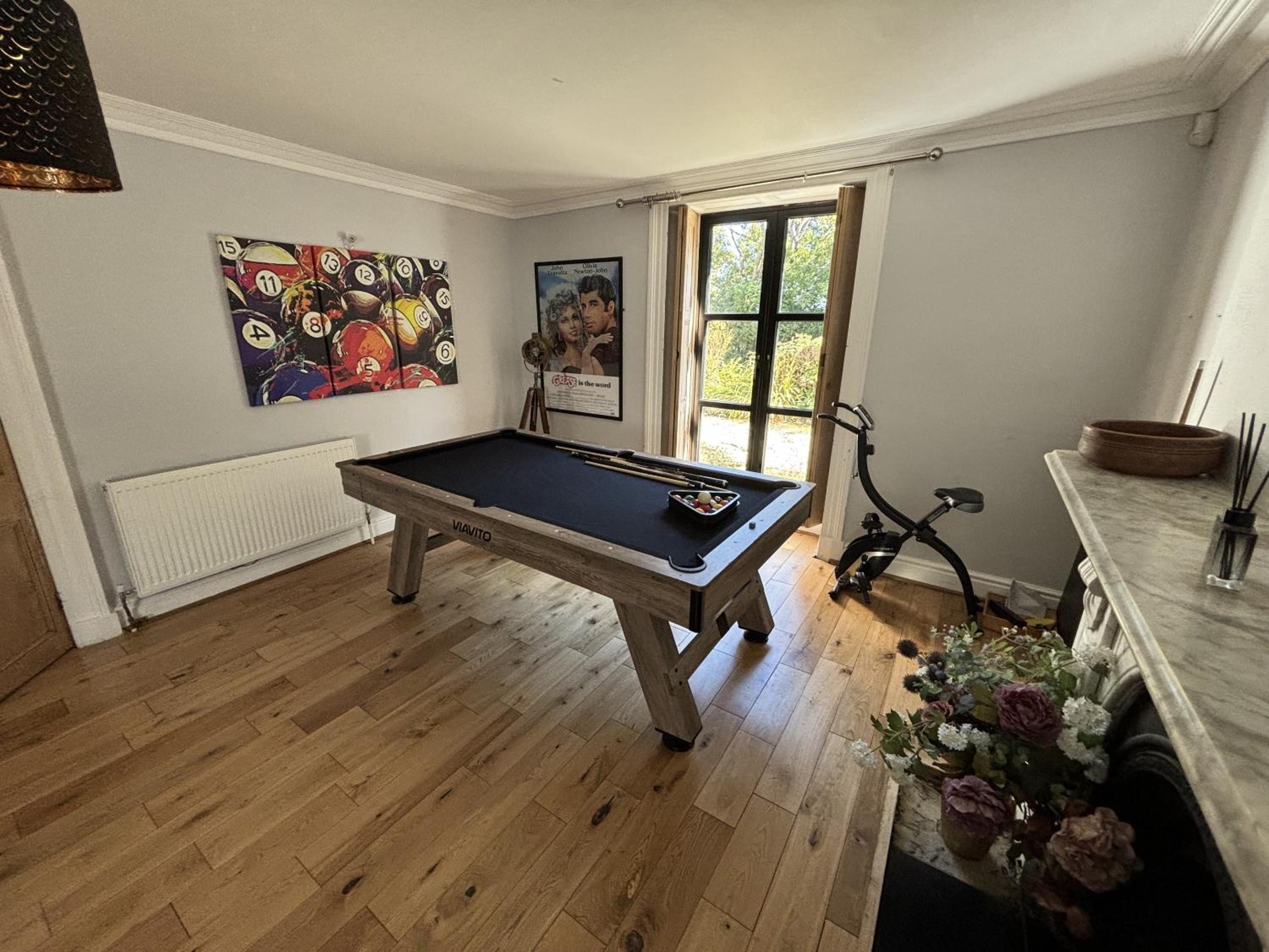 Llanfair Hall, Dog Friendly, Cinema, Games Room, Hot Tub