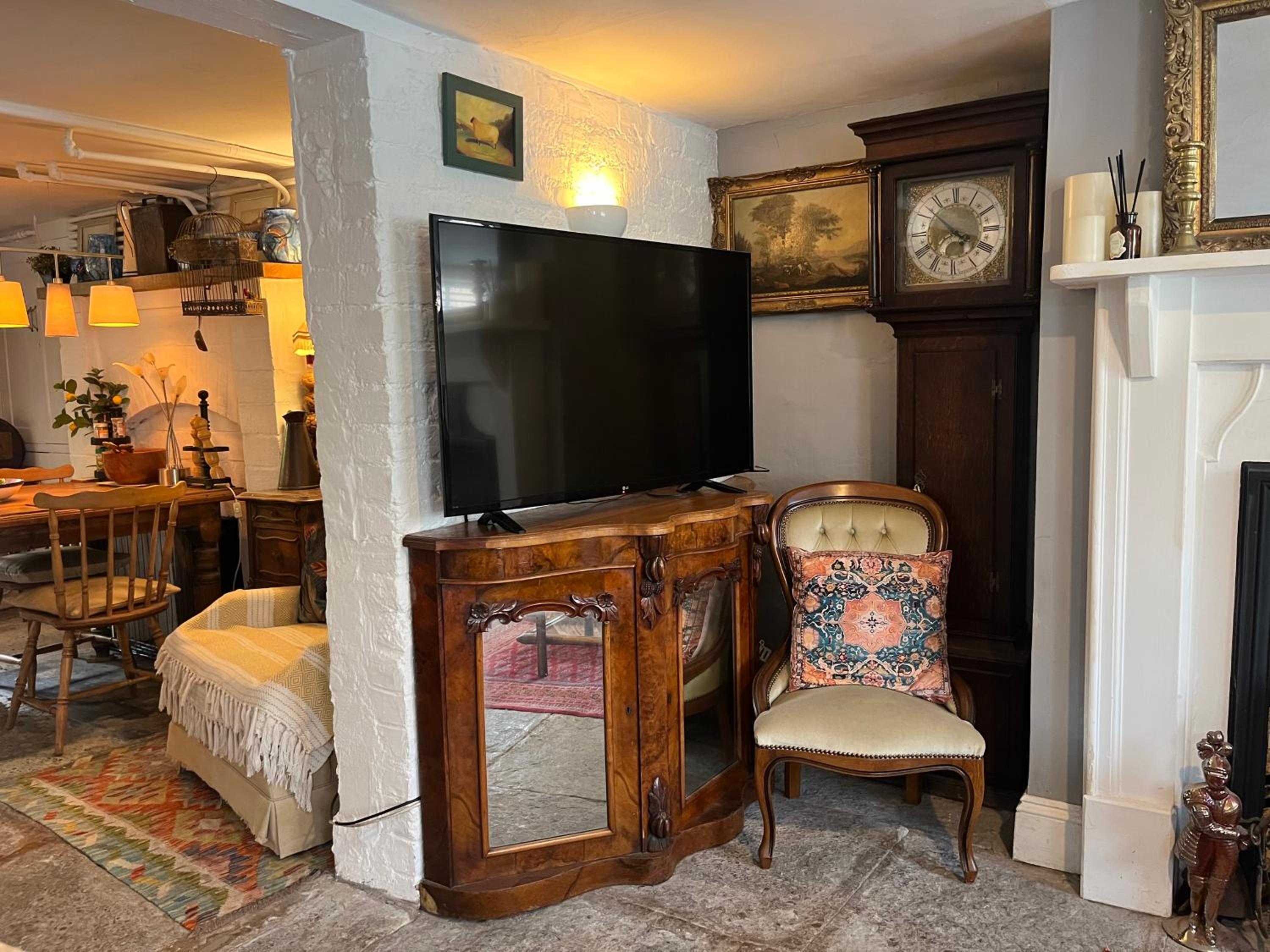 Historic Charm Garden Flat Adjoining Central Park view 5