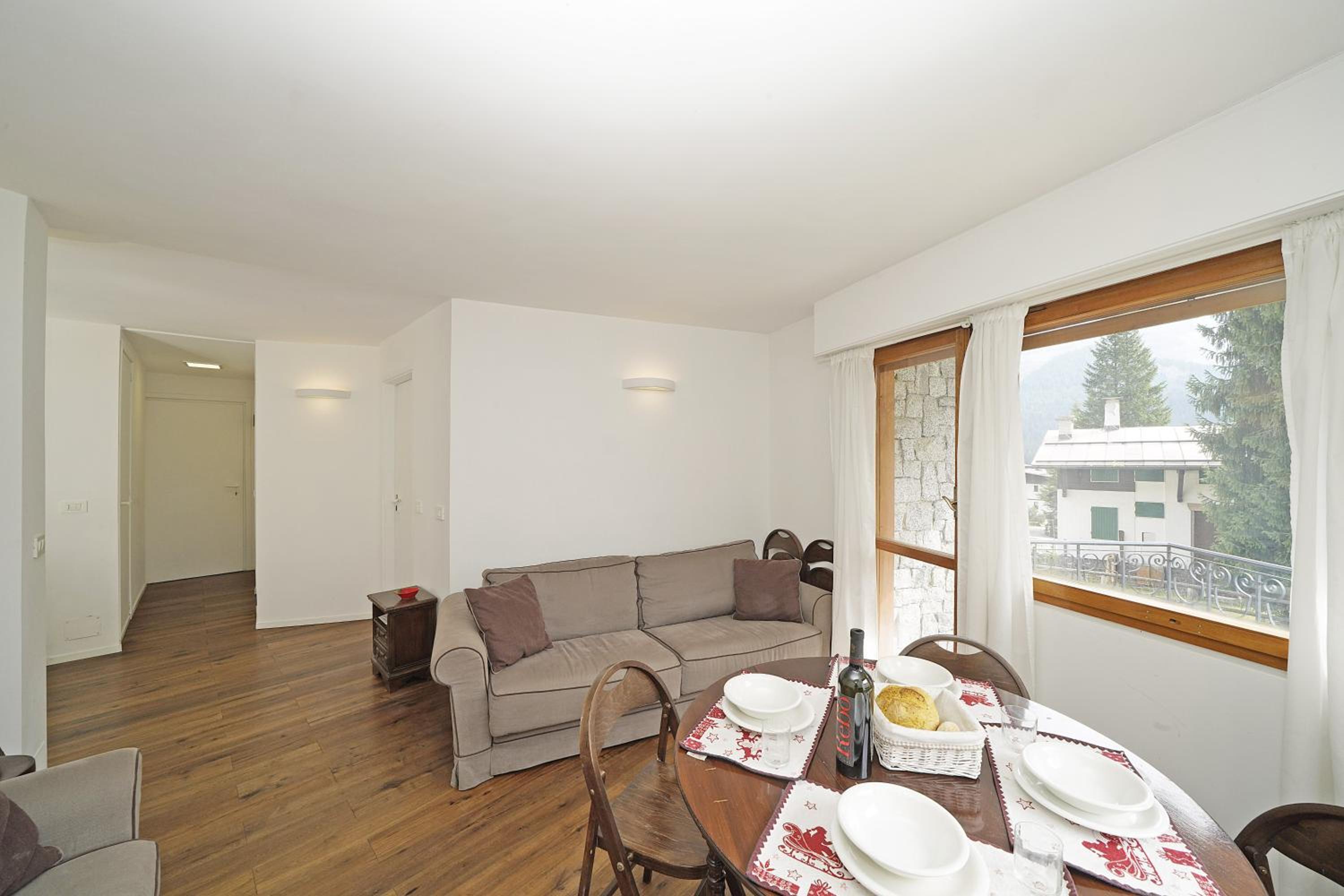 iFlat Campiglio Apartment Gioiello view 2