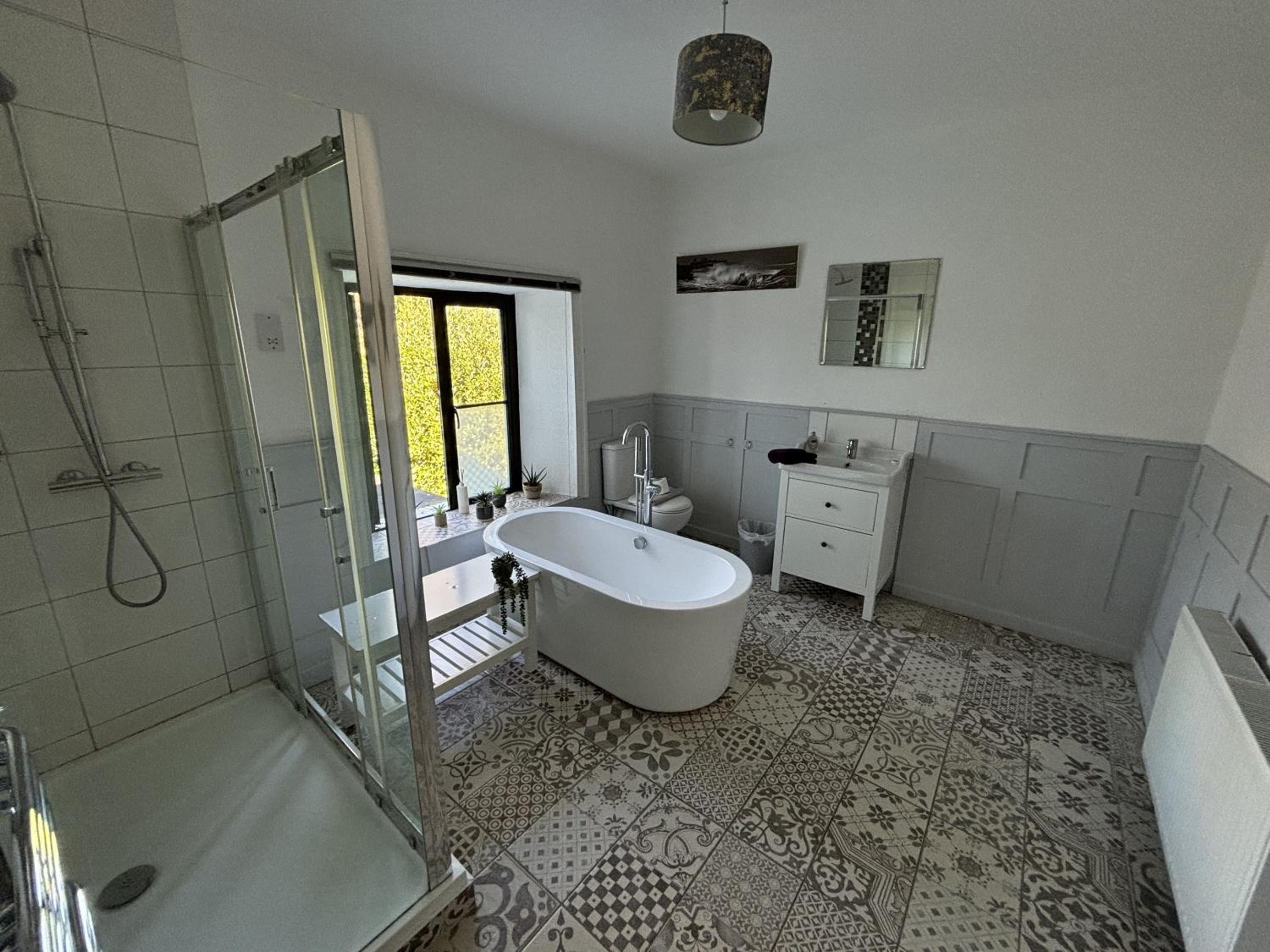 Llanfair Hall, Dog Friendly, Cinema, Games Room, Hot Tub