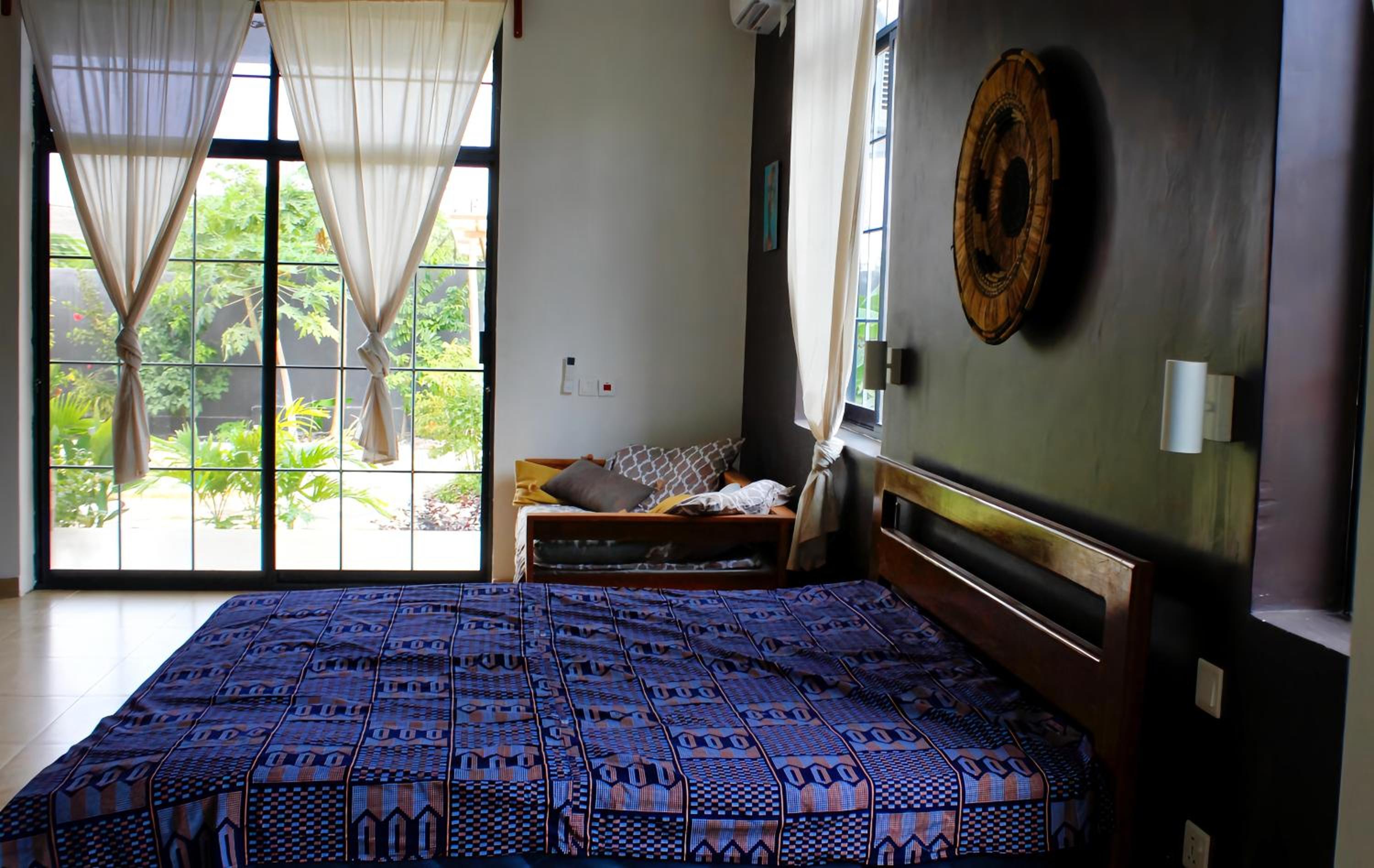 Jungle Villa Paje - Master Bedroom in Villa view 3