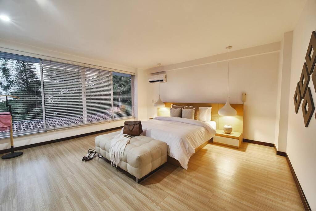 Palms retreat