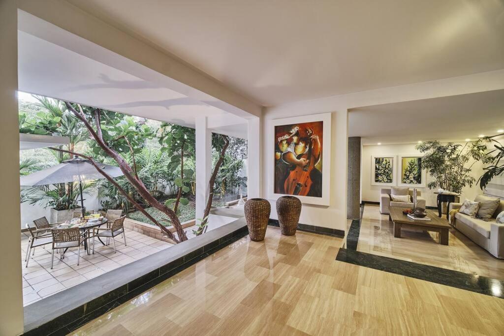 Palms retreat