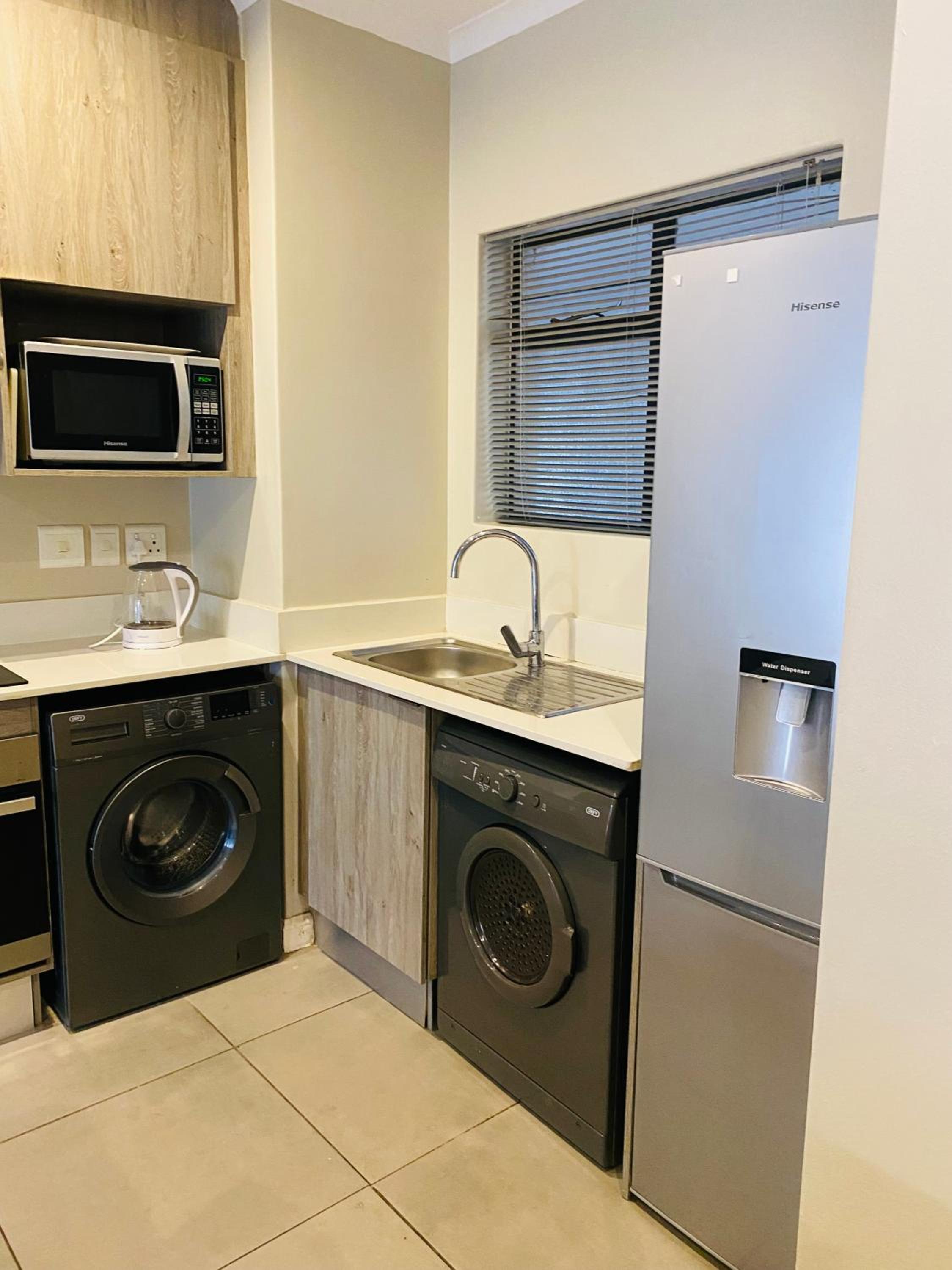Zuriel Spaces 2 bedrooms 2 bathrooms Luxurious Modern Apartment