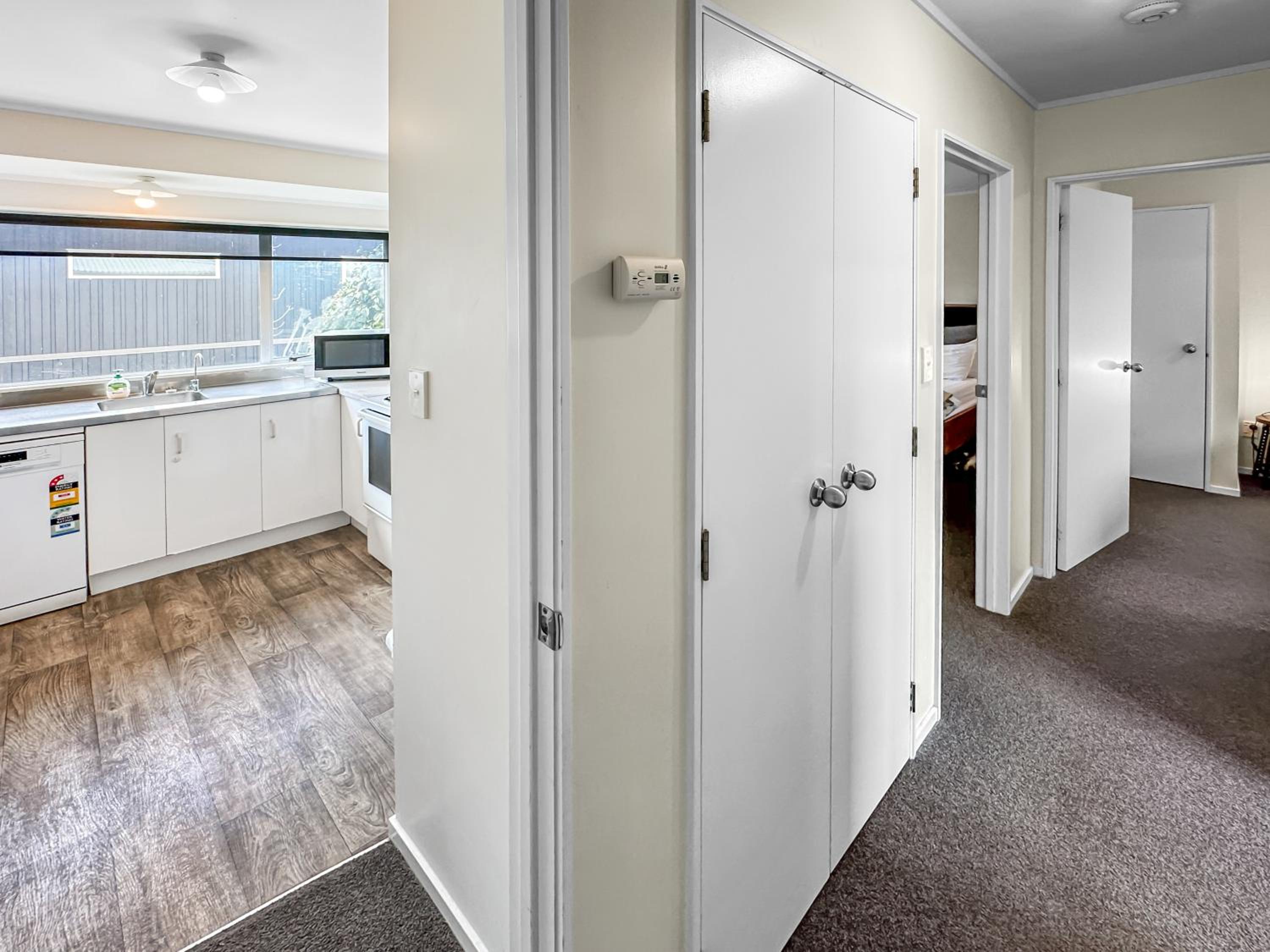 Onehunga Oasis l 2bed Private Home l Cornwall Park view 4