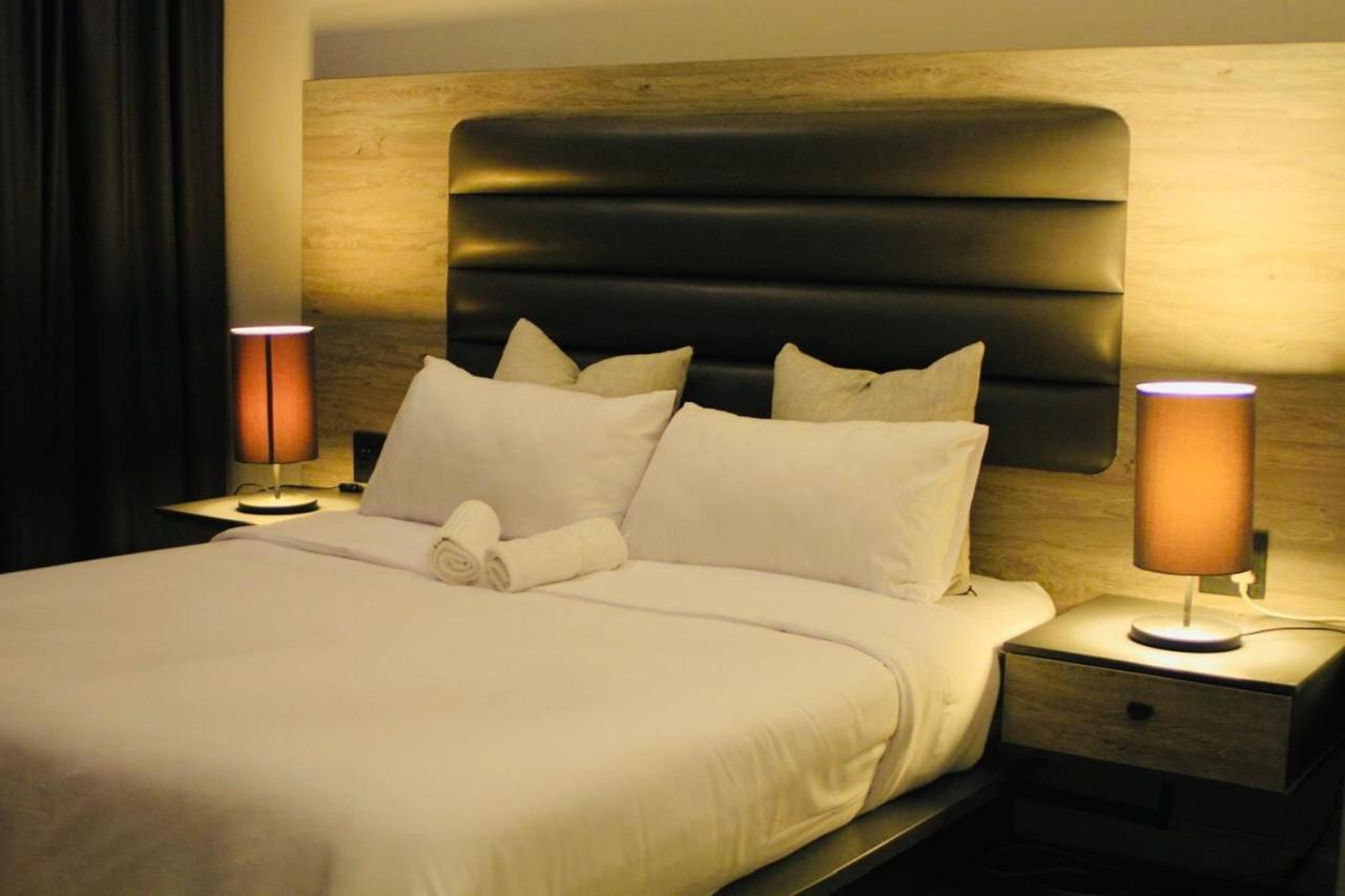 Zuriel Spaces 2 bedrooms 2 bathrooms Luxurious Modern Apartment