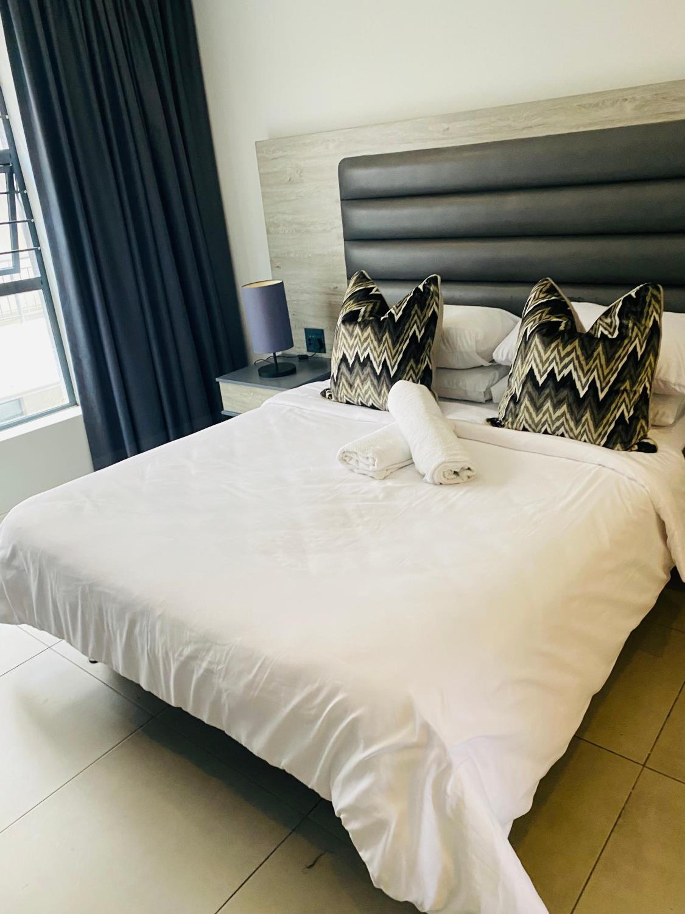 Zuriel Spaces 2 bedrooms 2 bathrooms Luxurious Modern Apartment