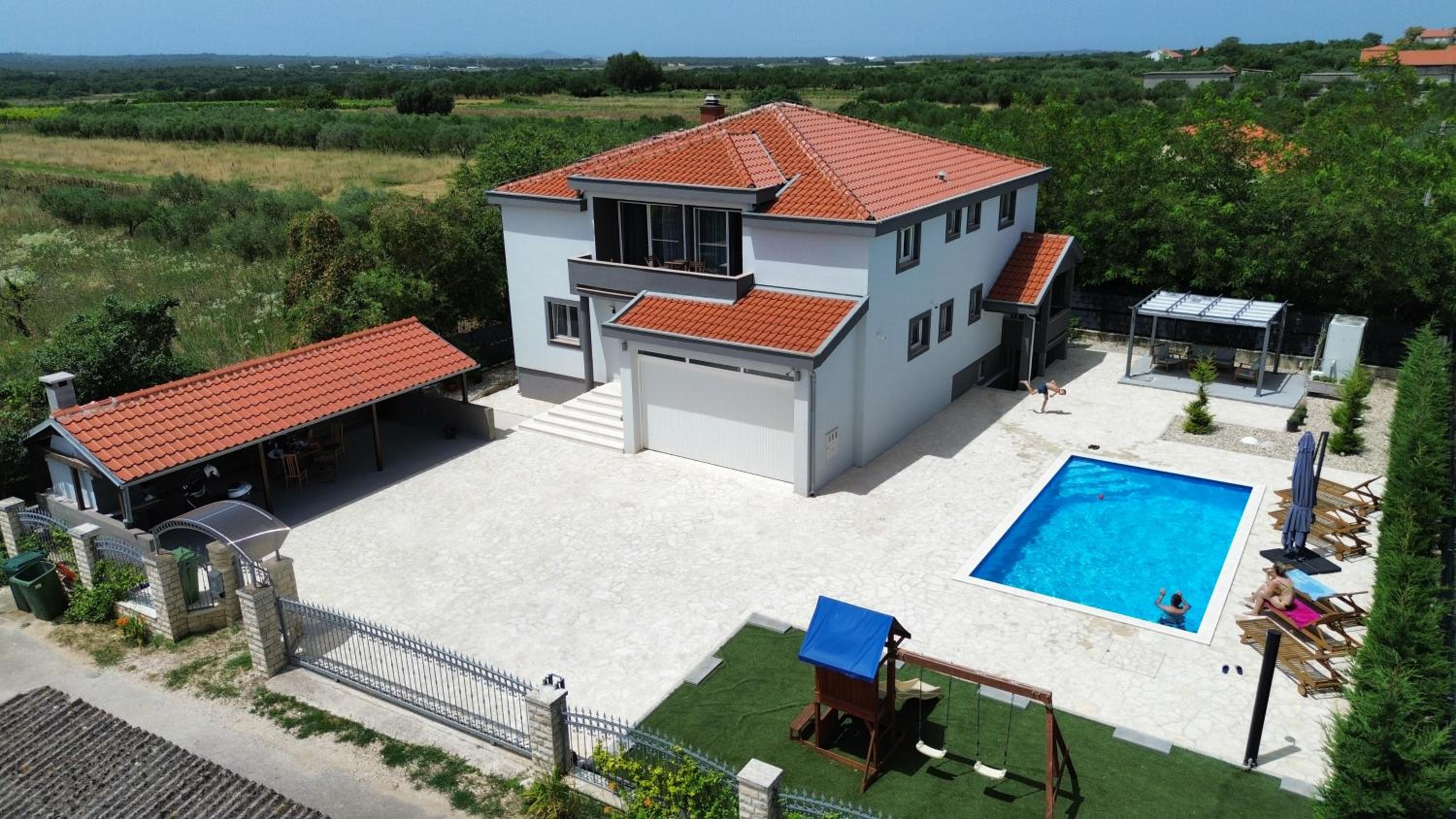 Studio Apartment with pool, Airport Zadar view 2