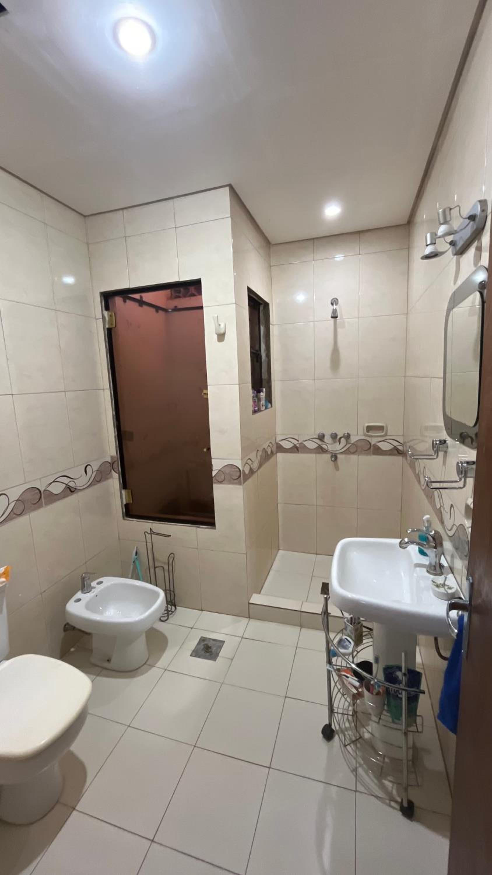 Casa familiar con habitaciones privadas