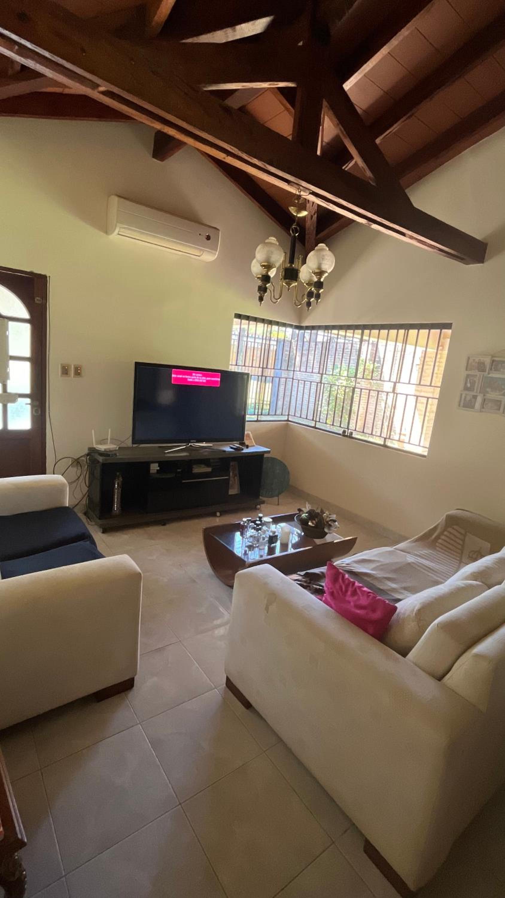 Casa familiar con habitaciones privadas