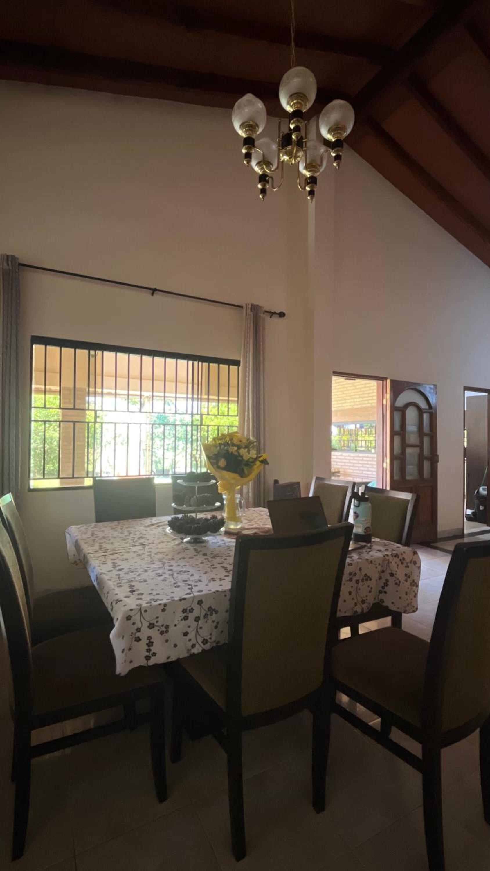 Casa familiar con habitaciones privadas