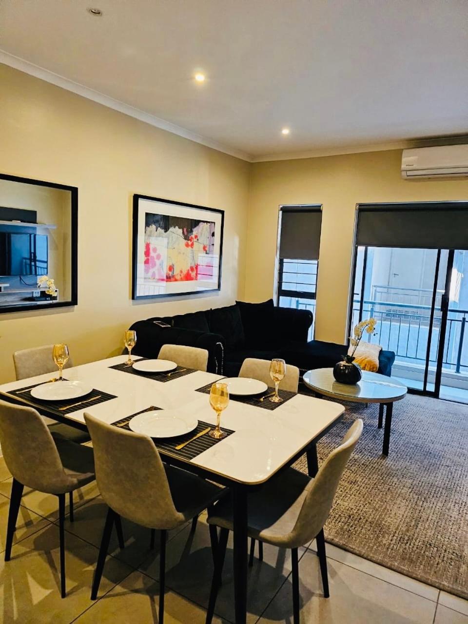 Zuriel Spaces 2 bedrooms 2 bathrooms Luxurious Modern Apartment