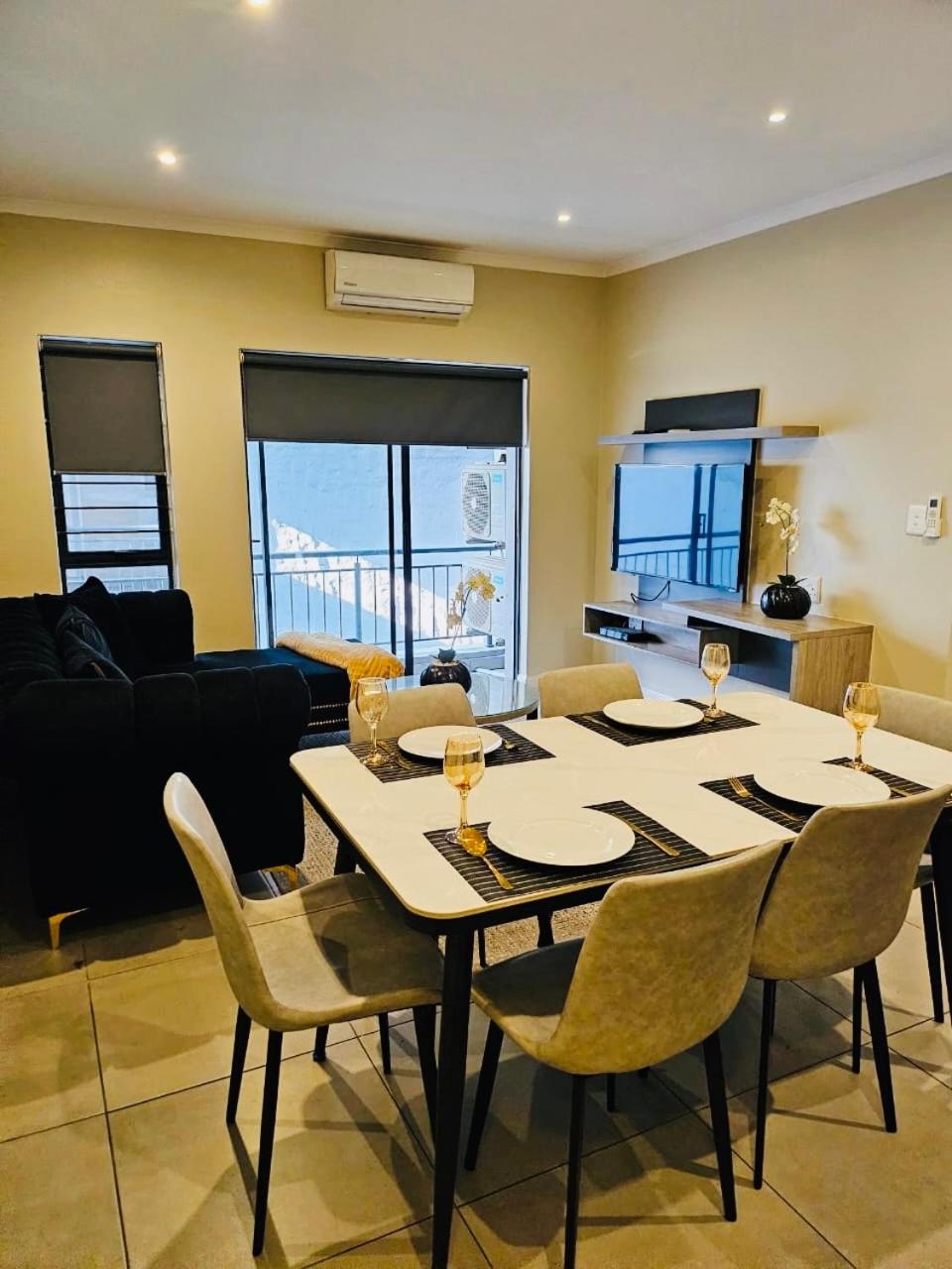 Zuriel Spaces 2 bedrooms 2 bathrooms Luxurious Modern Apartment