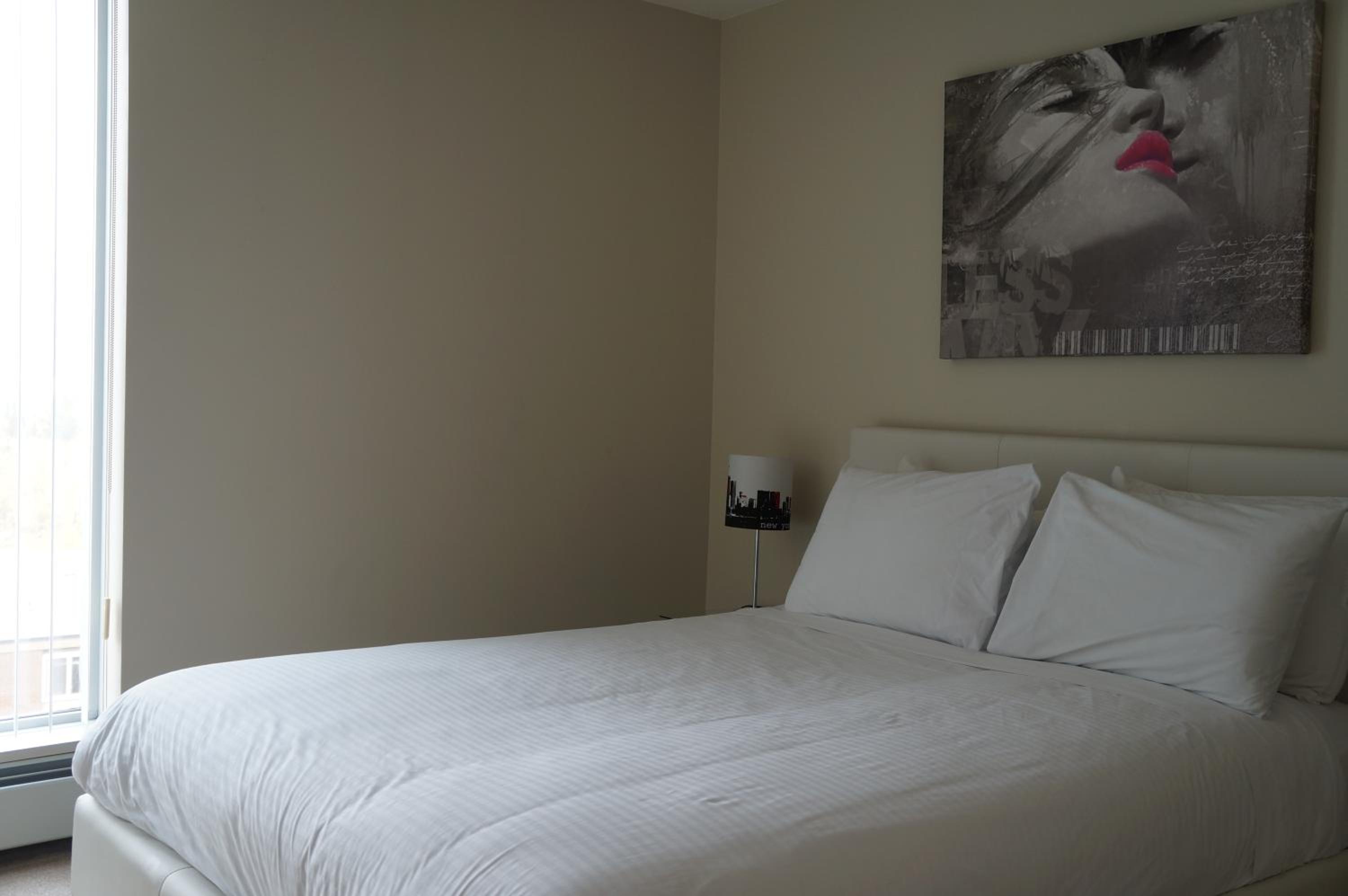 Luxury Corporate Housing: Furnished 2BR Townhouse