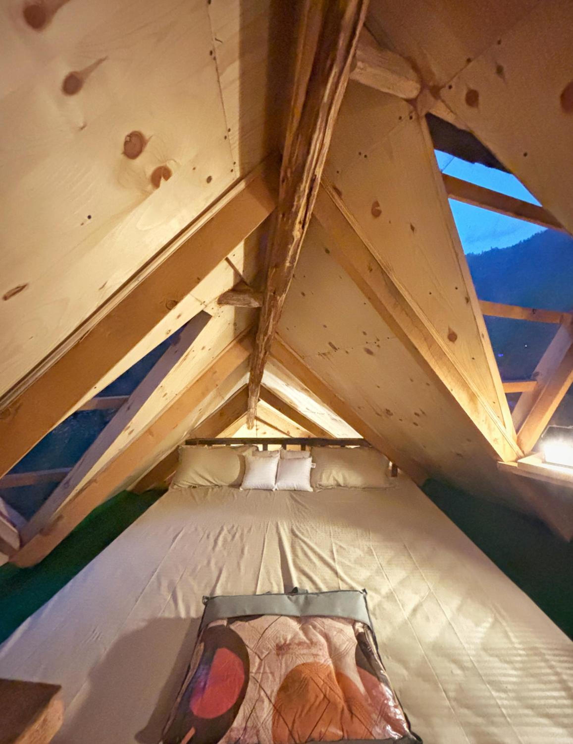 Janki's Commune - An Earthen Stay Amidst Old Manali