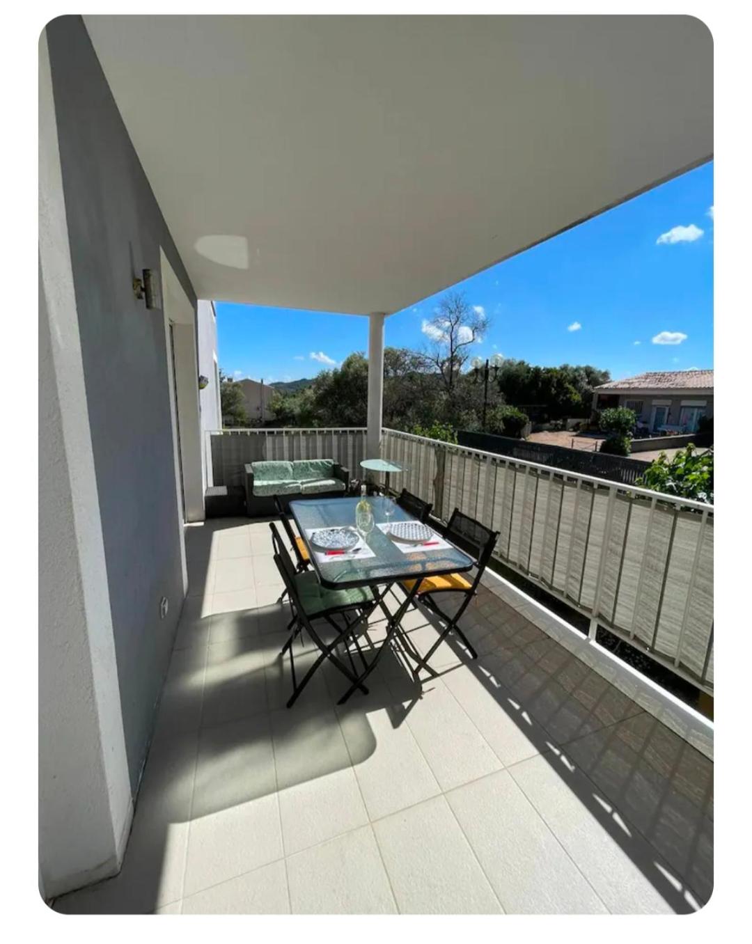 Studio Terrasse entre ville et port