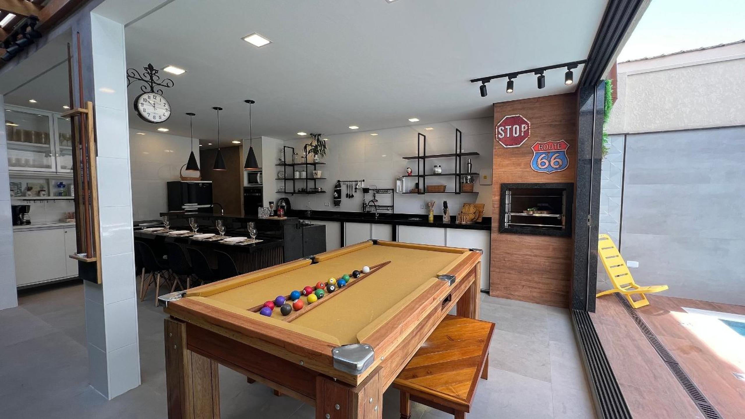 Piscina com Hidro,Ping Pong e sinuca em Cond