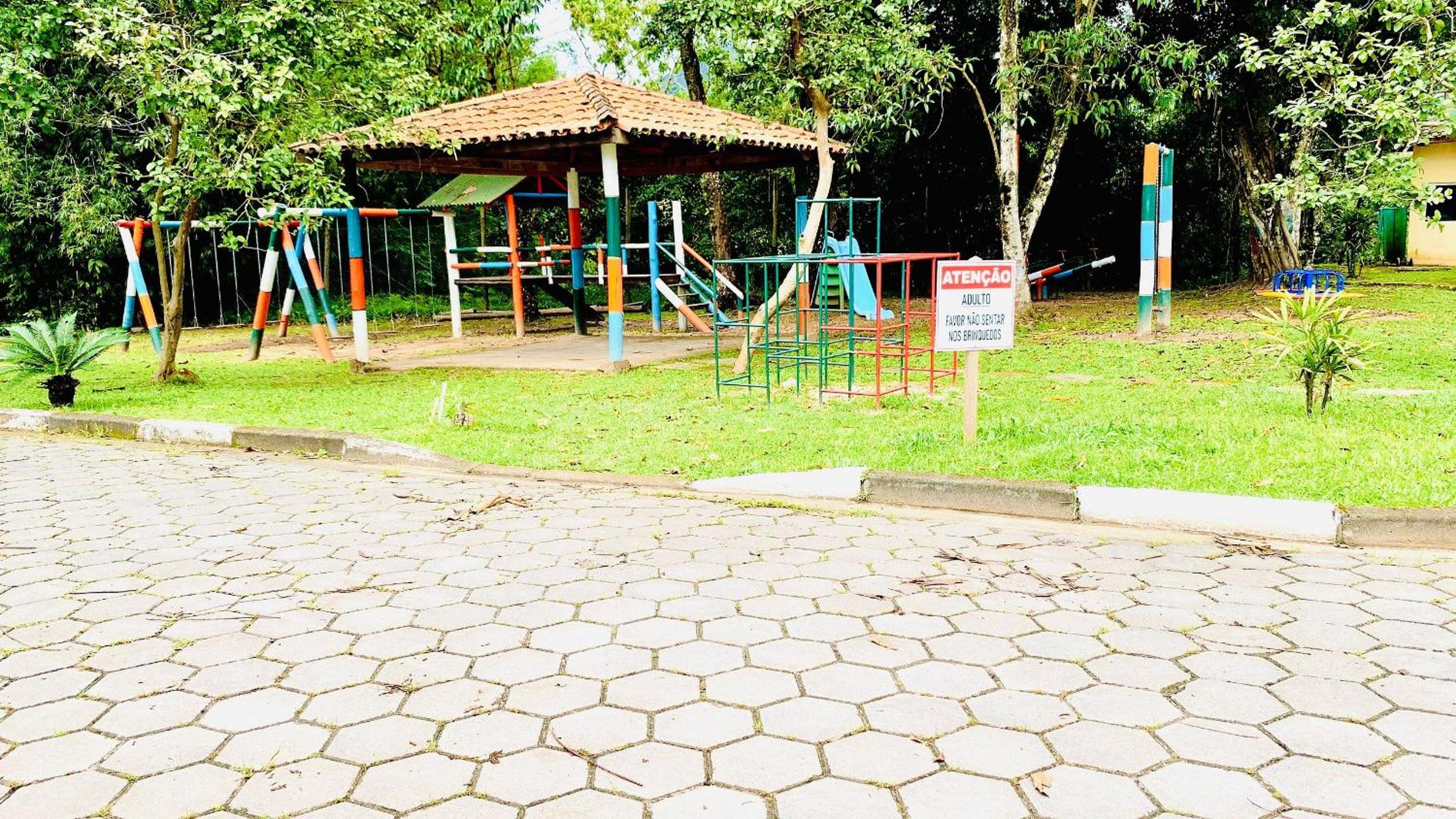 Piscina com Hidro,Ping Pong e sinuca em Cond