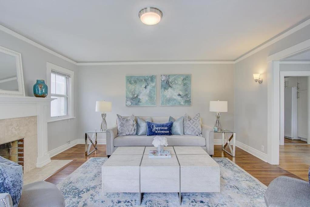 Newark Vacations - Single Family House 2B1B, California King Bed, Crib, Downtown, Walk to Caltrain - Property Image 1