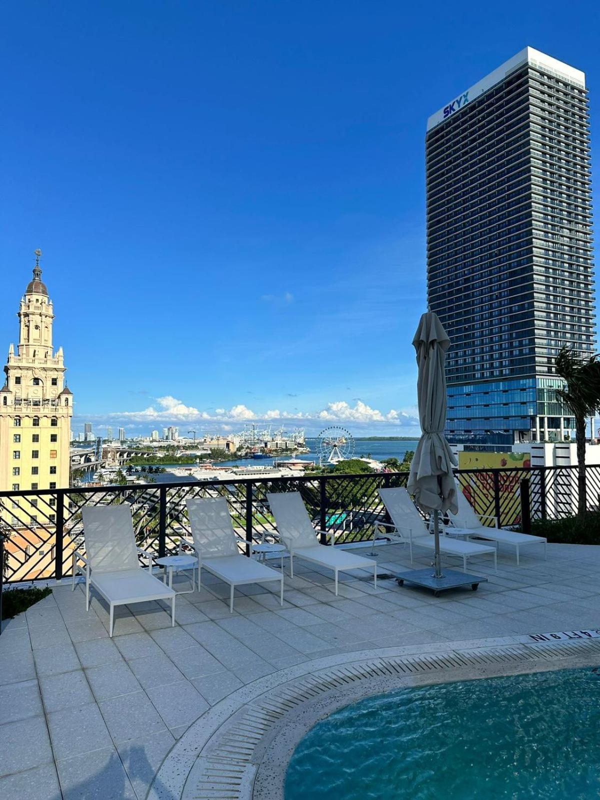 New Luxury Apartment at Downtown Miami