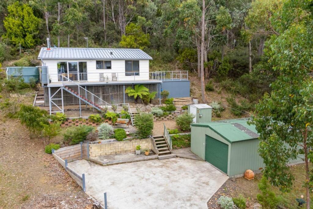 High View House - Views over Pirates Bay