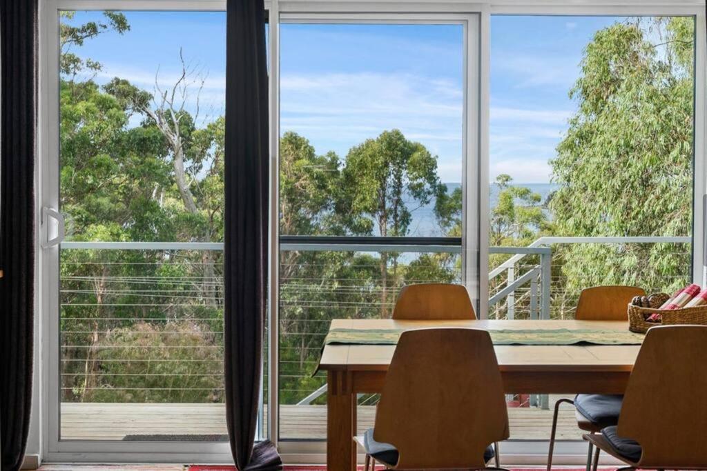 High View House - Views over Pirates Bay