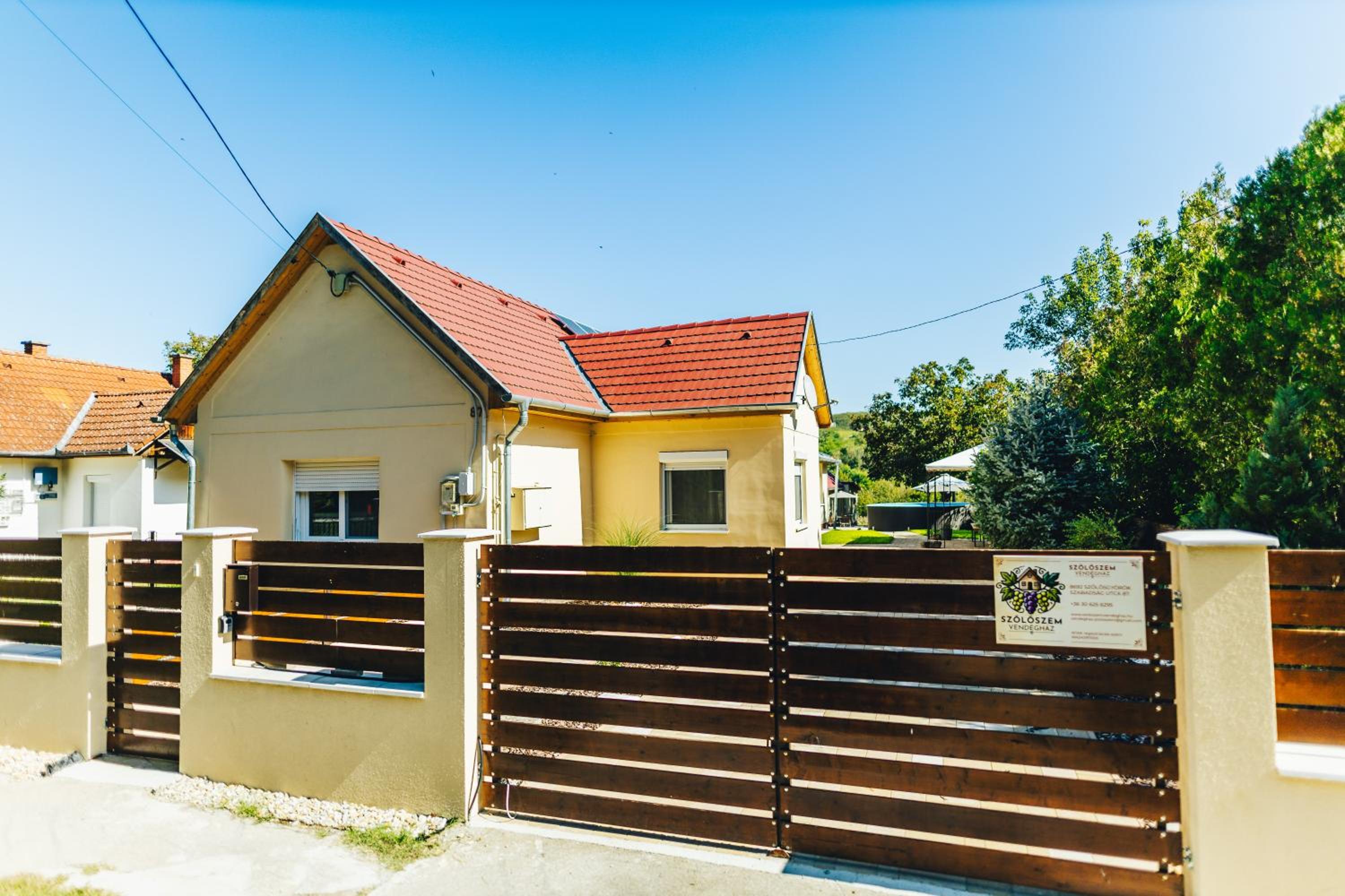 Szőlőszem Vendégházak