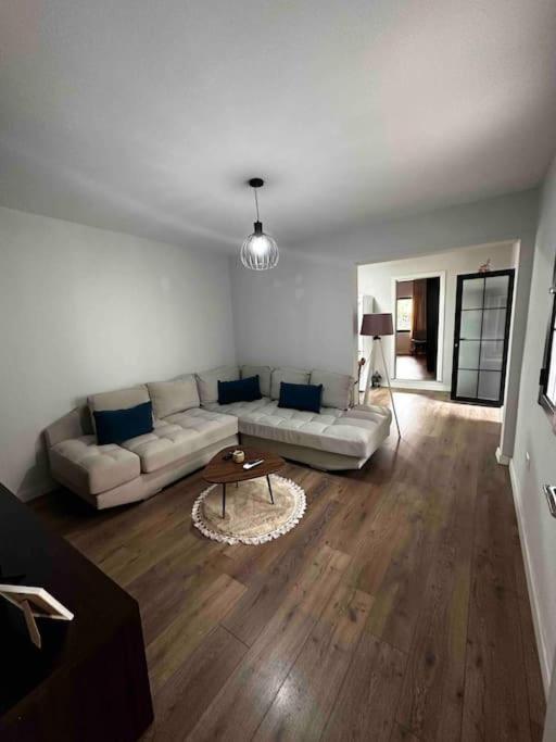 Spacious Villa Apartment in a Trendy Neighborhood