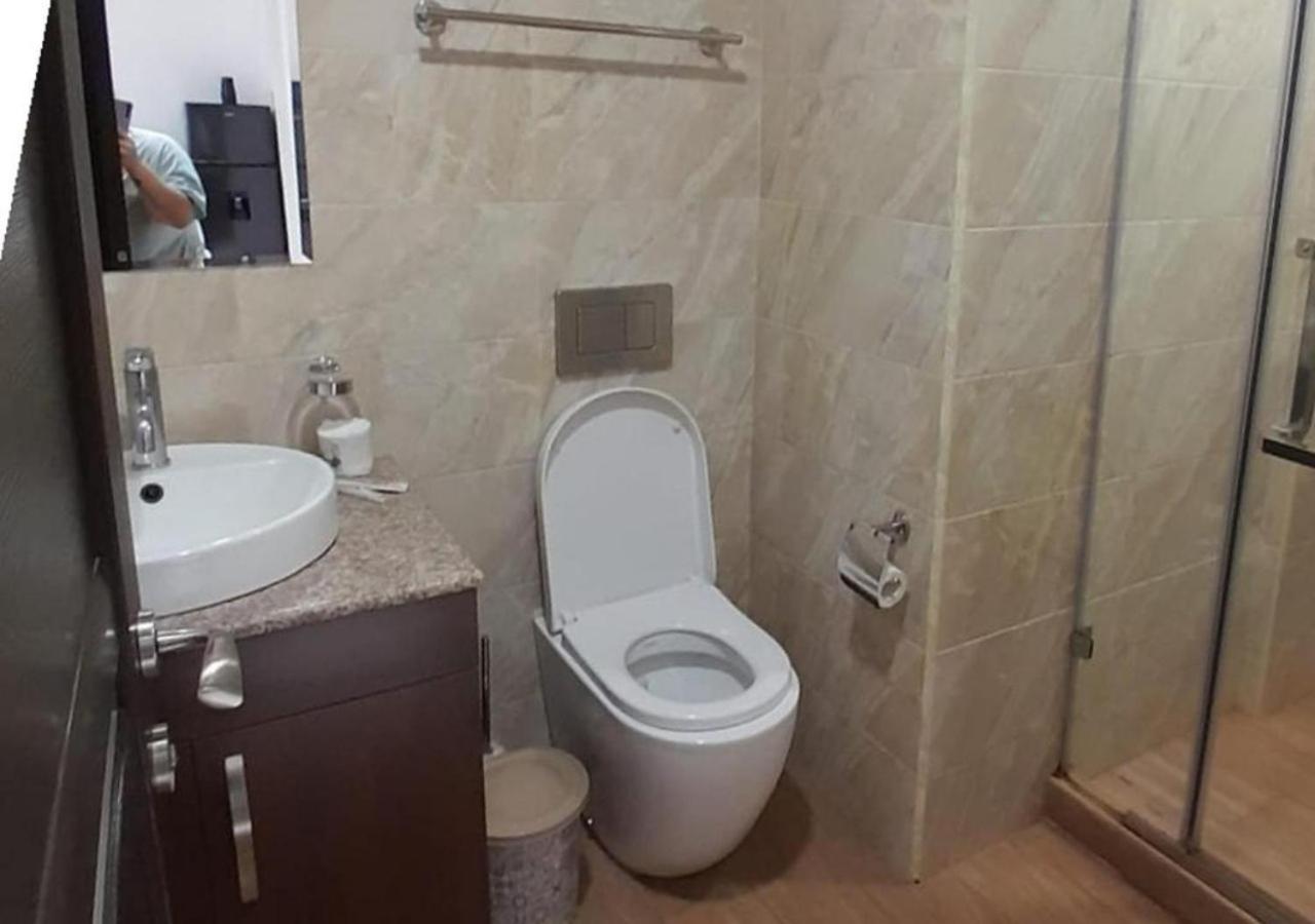 2 room apartment inthe center 93 aprt
