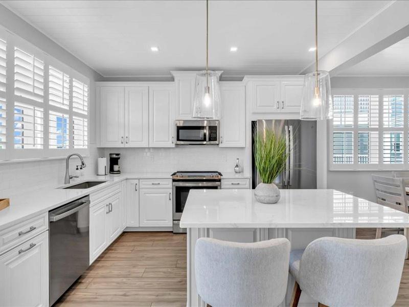Bayview Pointe - Luxury home with heated pool! Near Anna Maria isle!