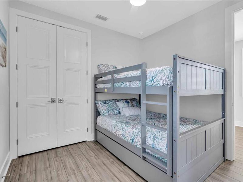 Bayview Pointe - Luxury home with heated pool! Near Anna Maria isle!