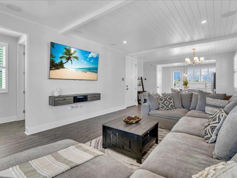 Bayview Pointe - Luxury home with heated pool! Near Anna Maria isle!