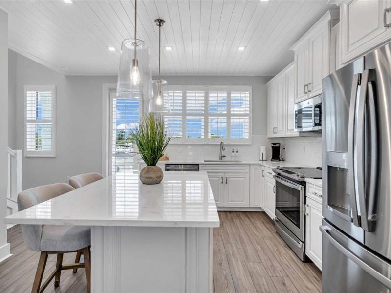 Bayview Pointe - Luxury home with heated pool! Near Anna Maria isle!