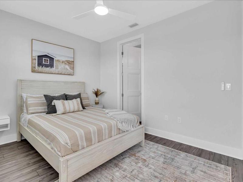 Bayview Pointe - Luxury home with heated pool! Near Anna Maria isle!