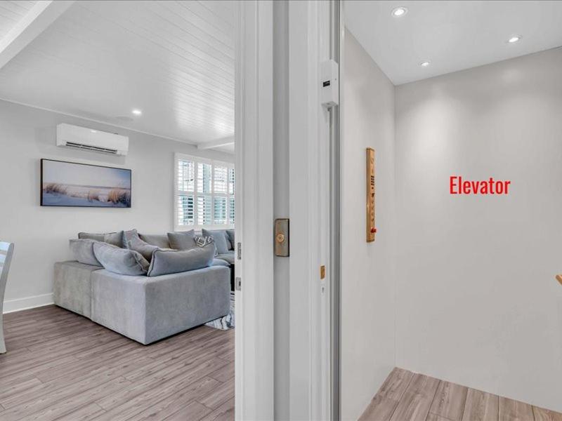 Bayview Pointe - Luxury home with heated pool! Near Anna Maria isle!