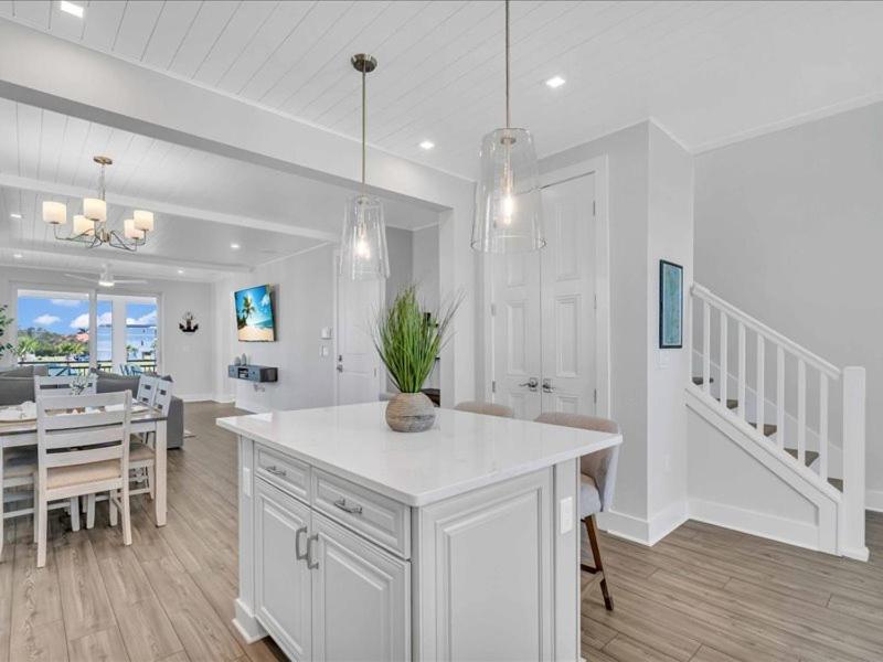 Bayview Pointe - Luxury home with heated pool! Near Anna Maria isle!