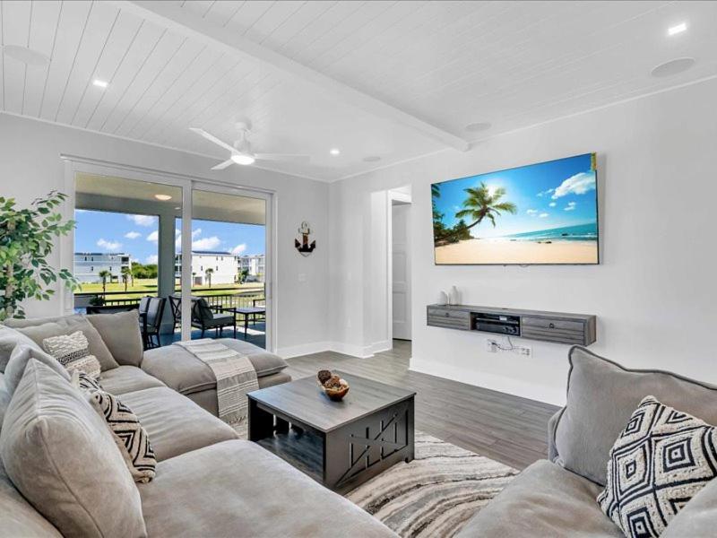 Bayview Pointe - Luxury home with heated pool! Near Anna Maria isle!