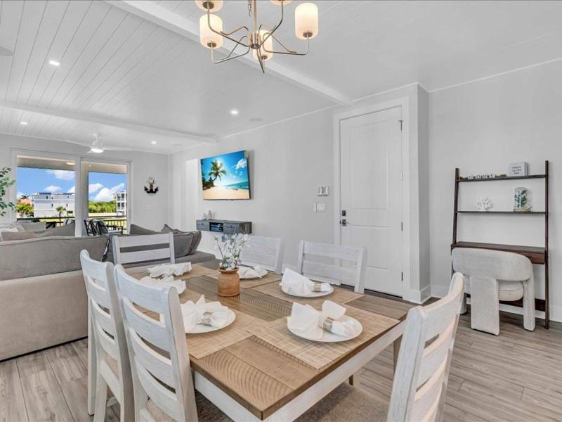 Bayview Pointe - Luxury home with heated pool! Near Anna Maria isle!