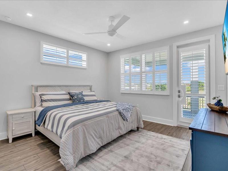 Bayview Pointe - Luxury home with heated pool! Near Anna Maria isle!