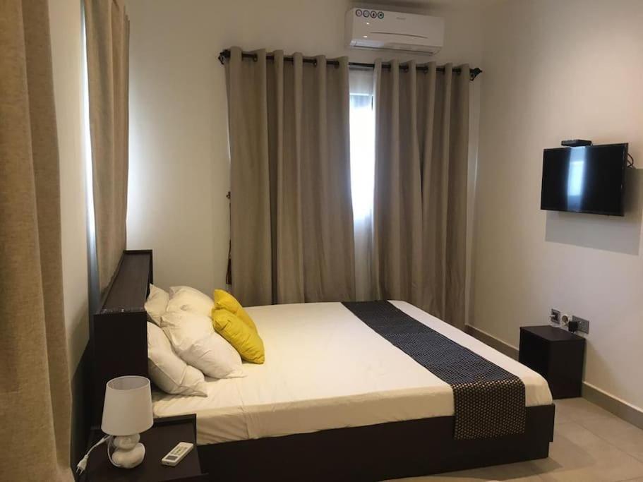 Lovely 1-bedroom Apartment in the Heart of Accra! view 4