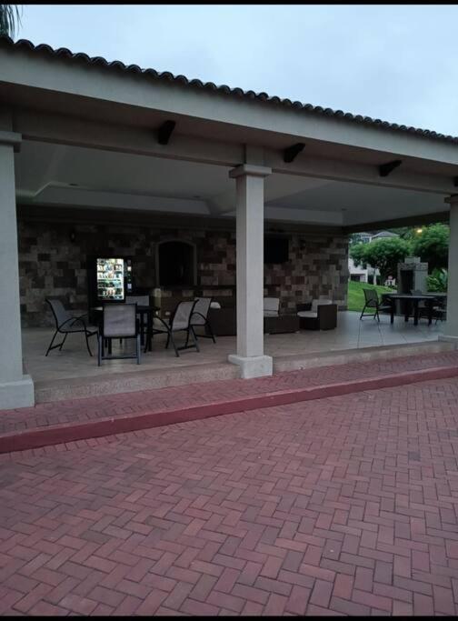 Departamento residencial,comodo frente a Pto Azul