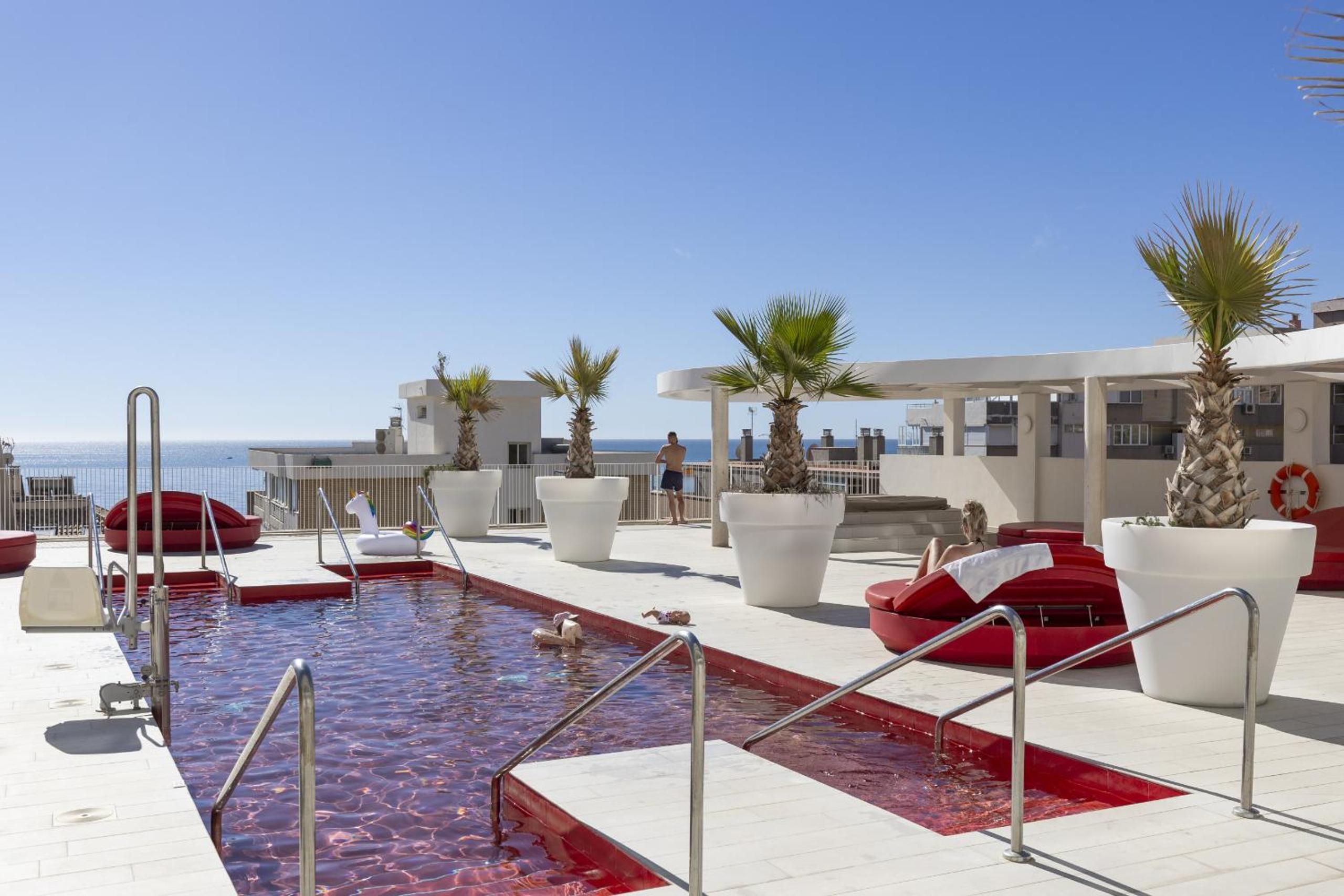 Stunning Seaside Apartment in Carvajal Beach