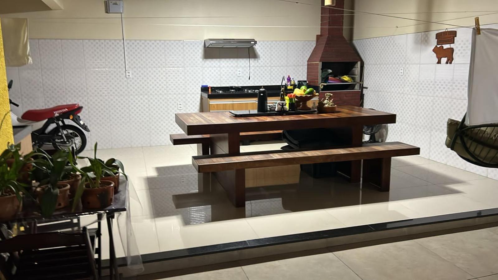 Mansão com piscina próximo do Aeroporto Rodoviária