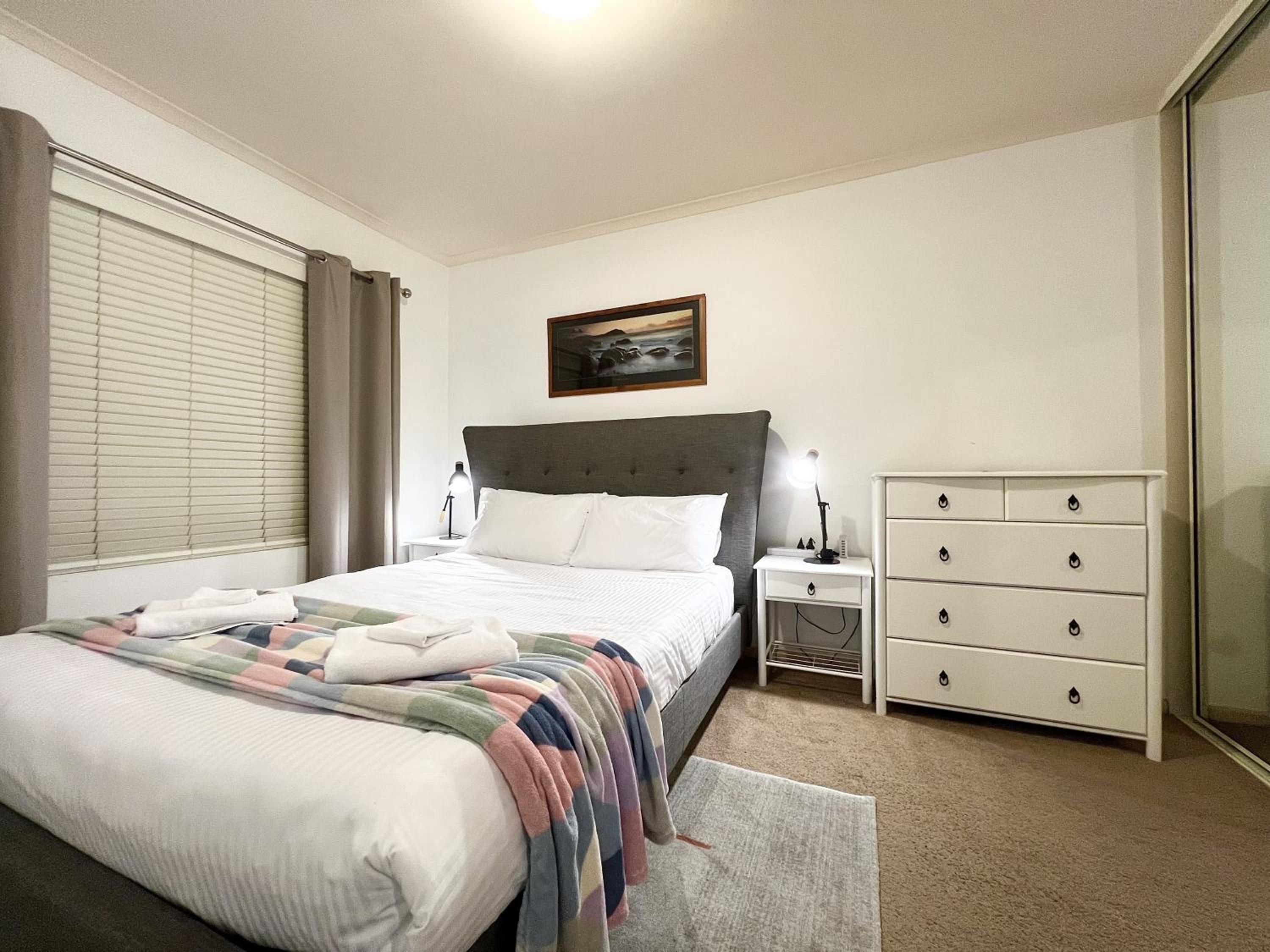 Big apartment Free wifi Gated parking Aircon