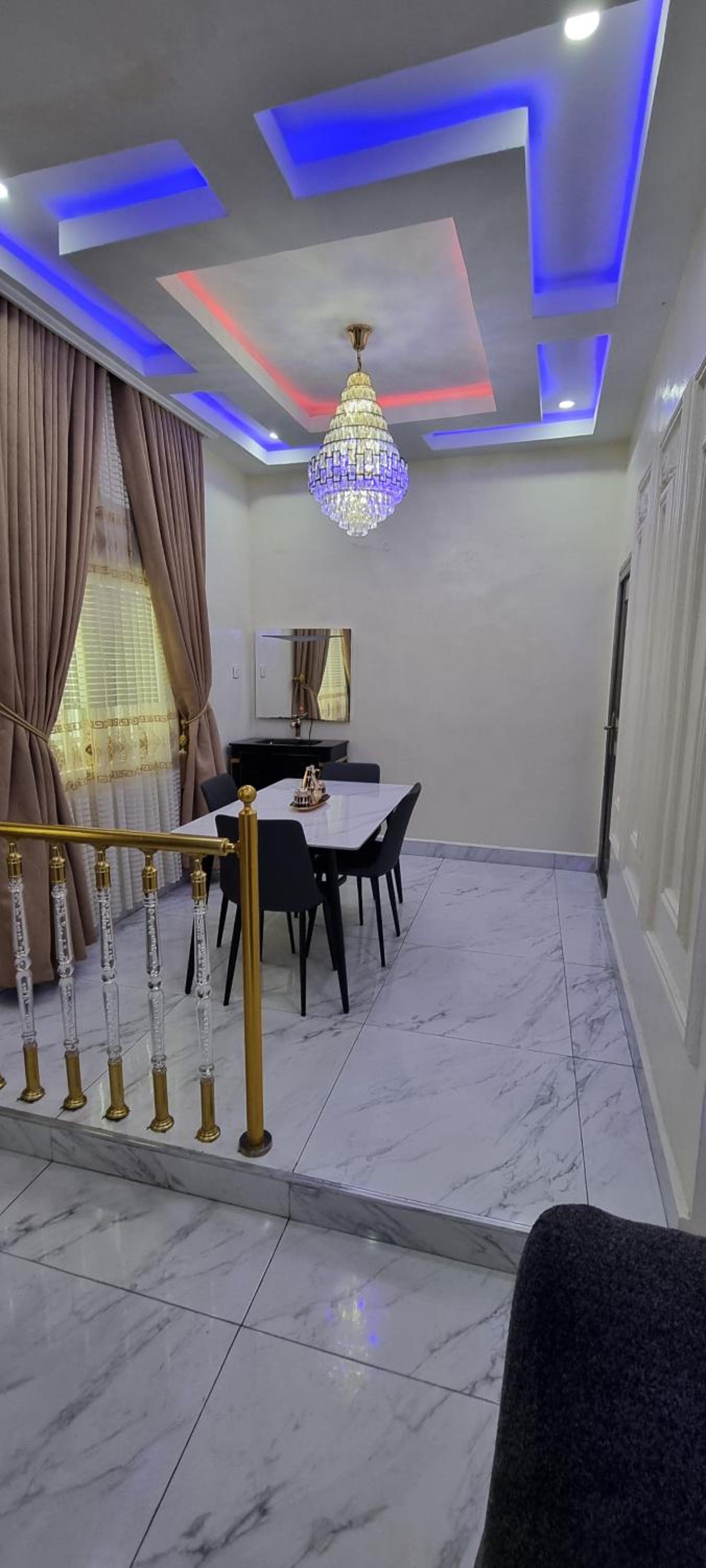 Luxurious Apartment view 5