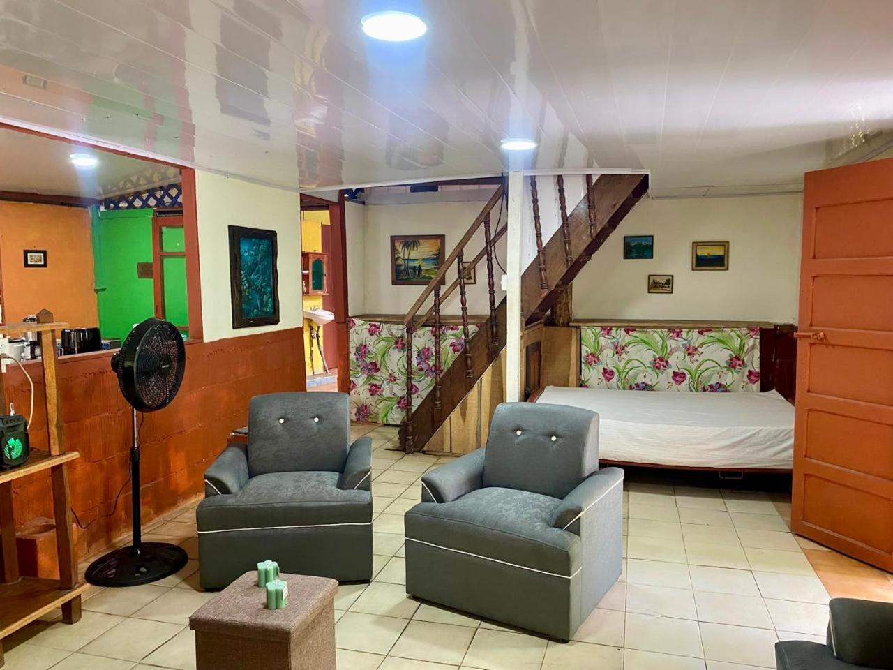 Bella casa rústica en Cocles, Puerto Viejo, Limón