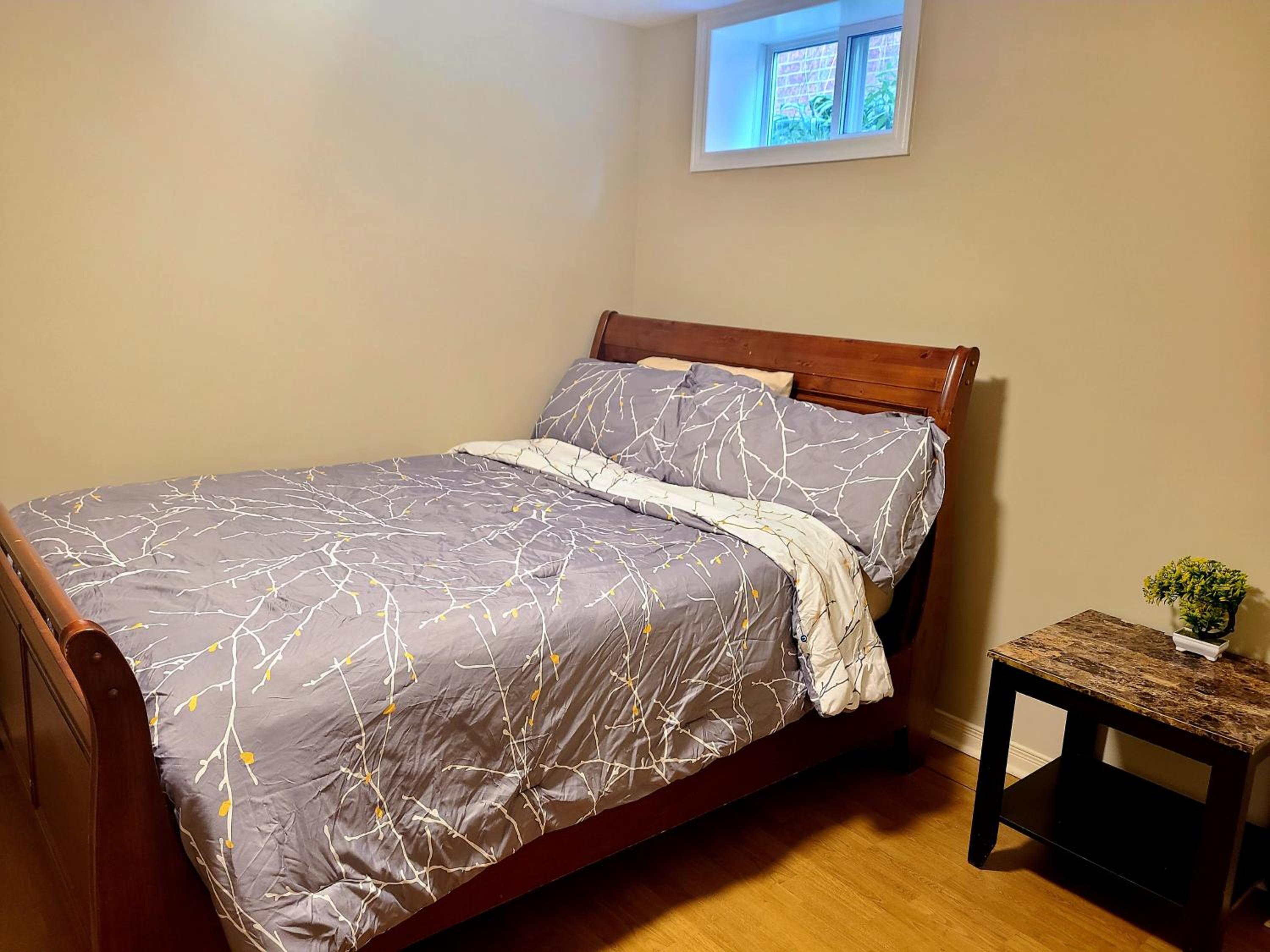 Charm Heaven - Workspace, Wi-Fi, 3-Beds and Private Entrance