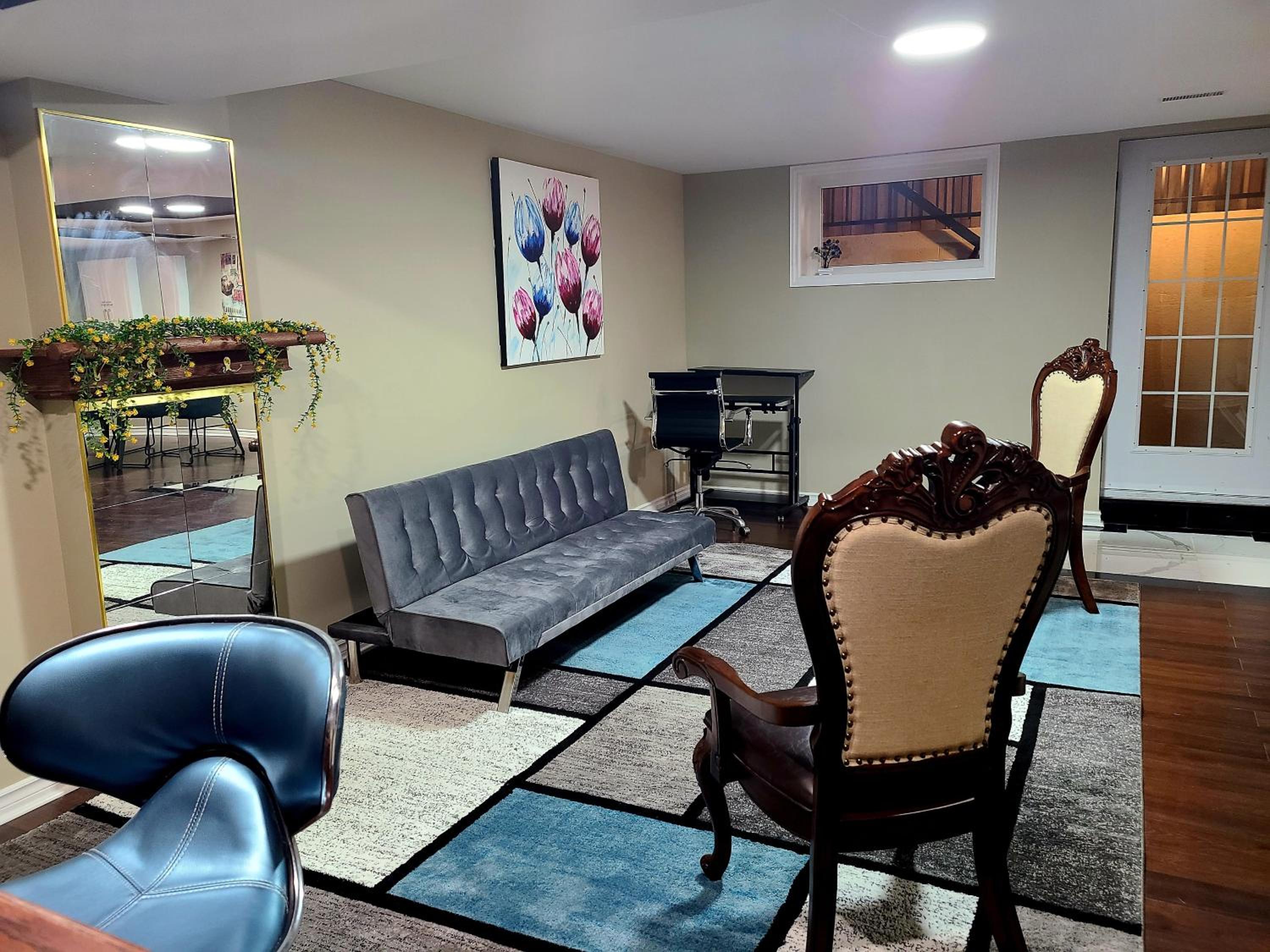 Charm Heaven - Workspace, Wi-Fi, 3-Beds and Private Entrance