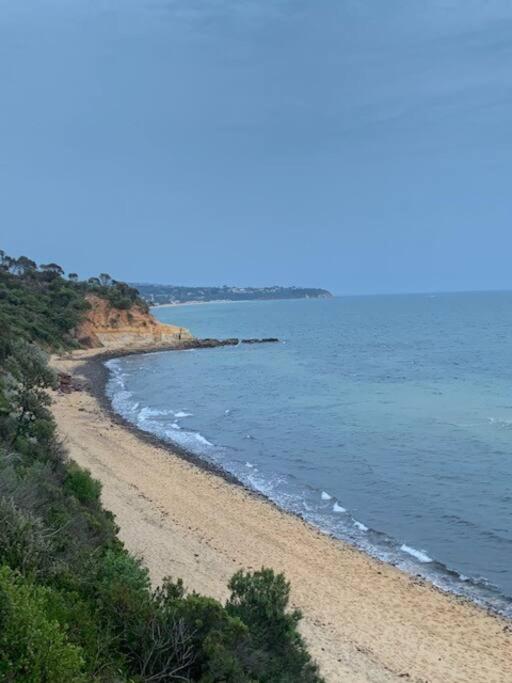 Beachside Getaway - Image 2