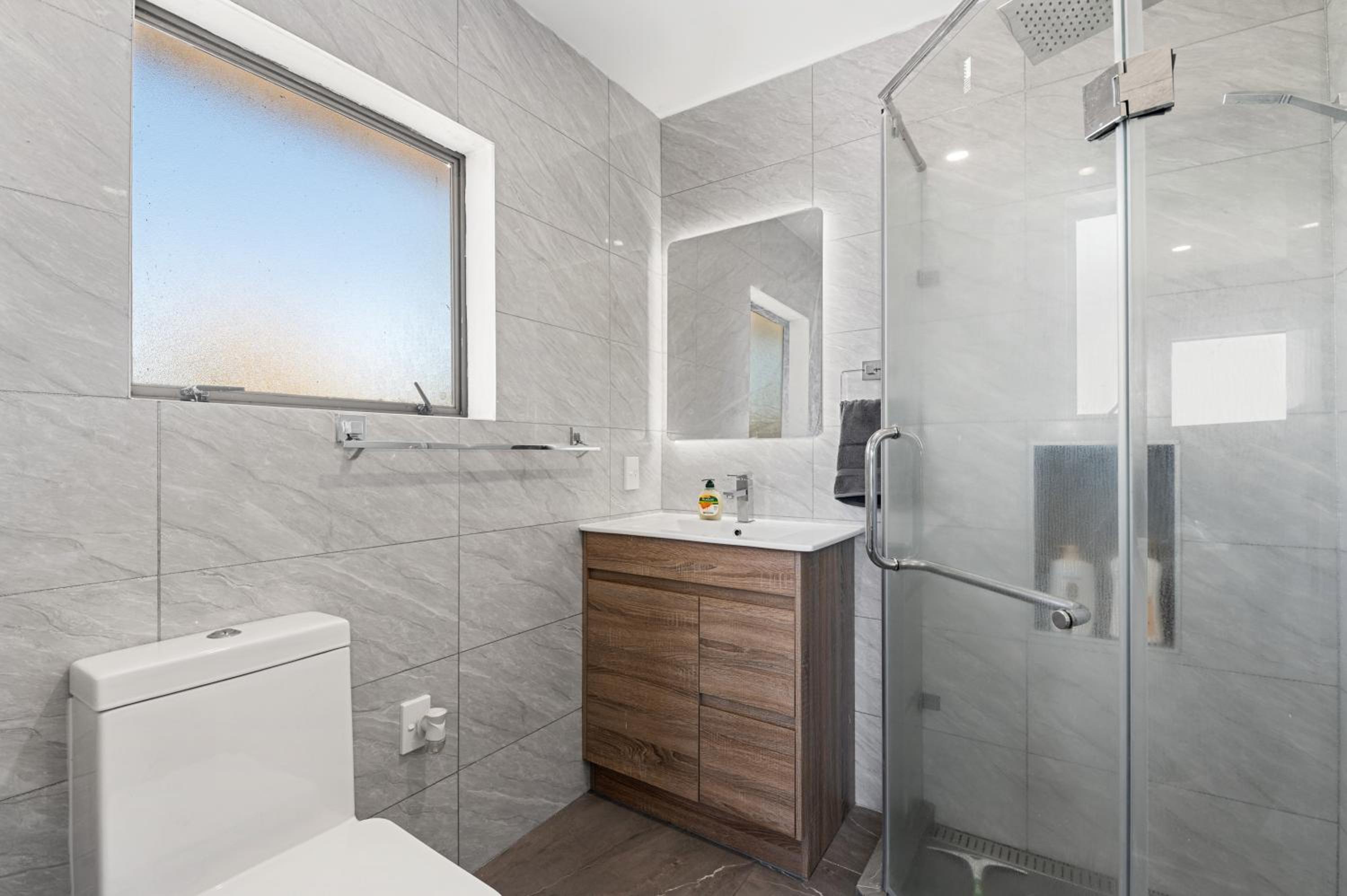 Lakeview Oasis